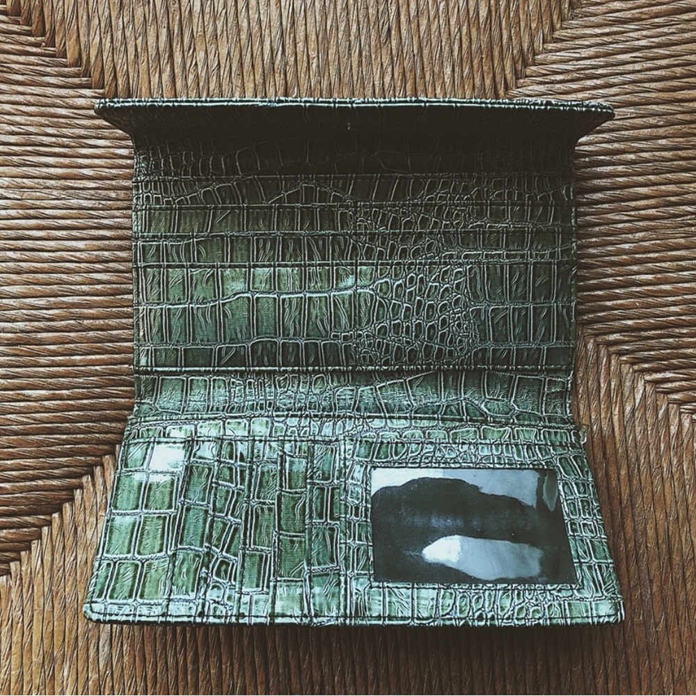Kenneth Cole Wallet - Picture 2 of 3